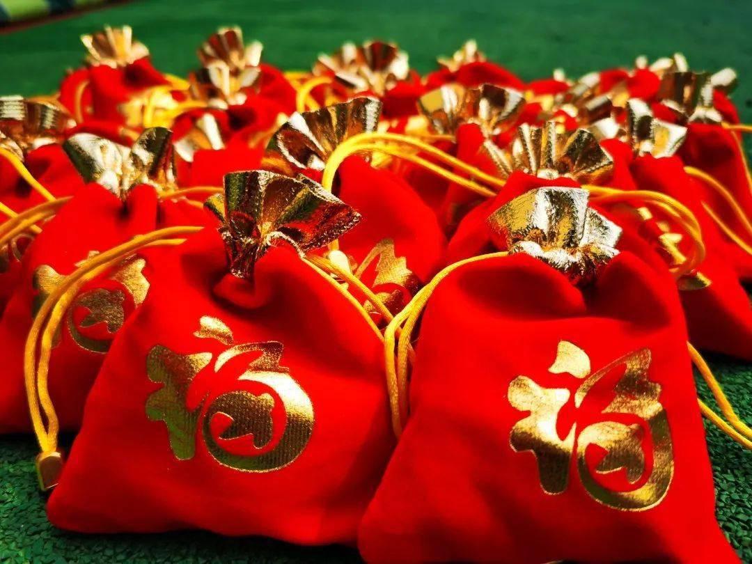 冷知识分享平台-悬崖之上中,李乃文饰演的特务是如何被迷晕的?,发现世界的奇趣!